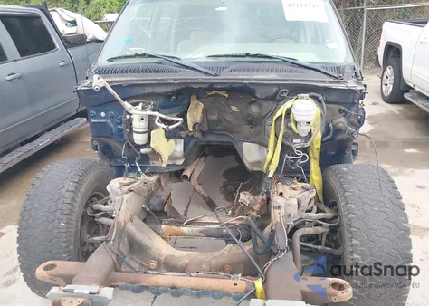 2006 Chevrolet Silverado 1500 Lt1 from USA, damaged, VIN 2GCEC13T861237695